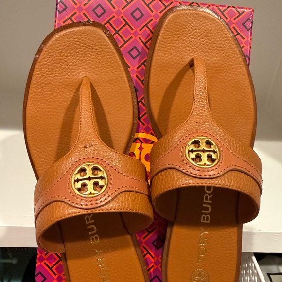 Tory Burch Women's Carson Thong Sandal - Picture 5 of 9